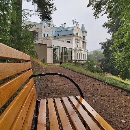 Hotel Chateau Cihelny Karlovy Vary Exterior photo