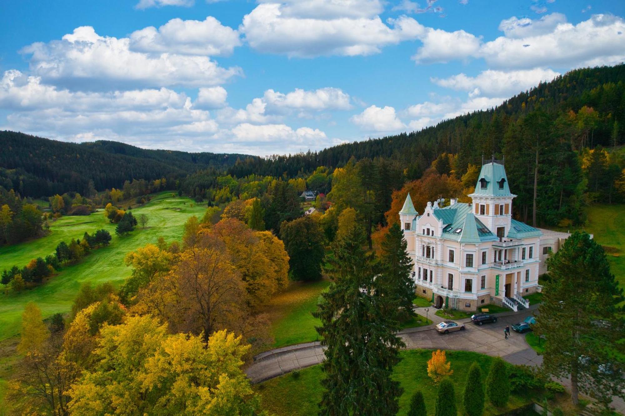 Hotel Chateau Cihelny Karlovy Vary Exterior photo