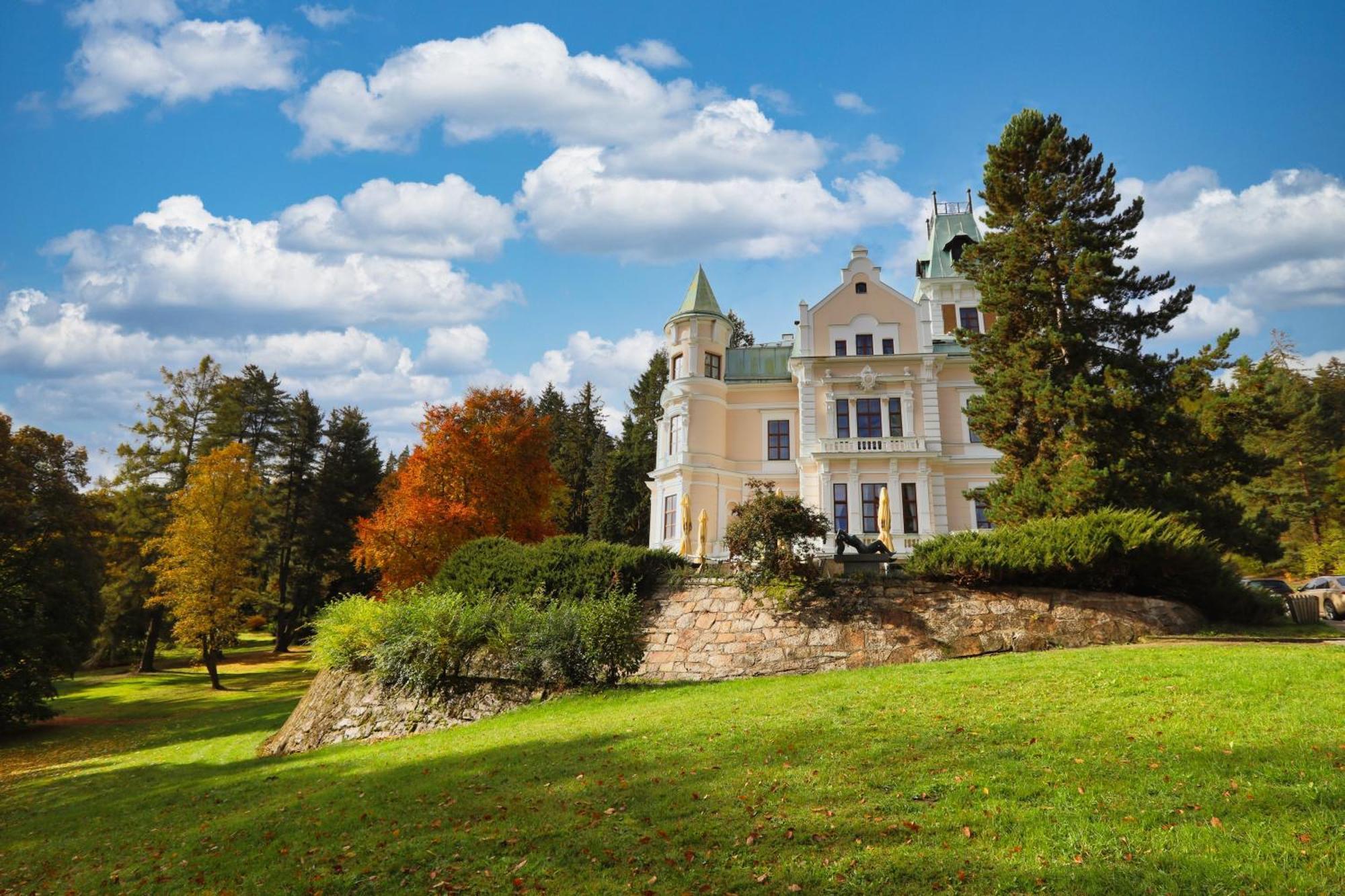 Hotel Chateau Cihelny Karlovy Vary Exterior photo