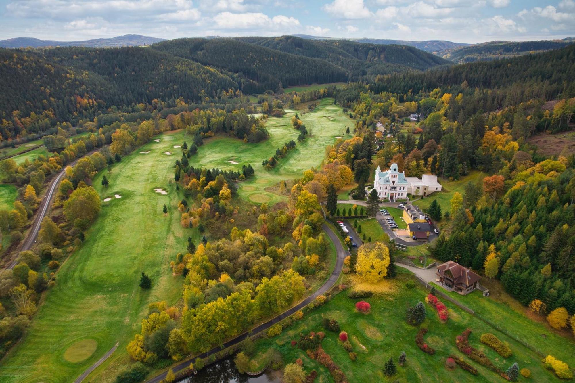 Hotel Chateau Cihelny Karlovy Vary Exterior photo