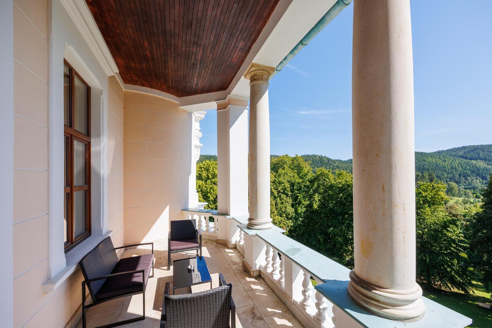 Hotel Chateau Cihelny Karlovy Vary Exterior photo