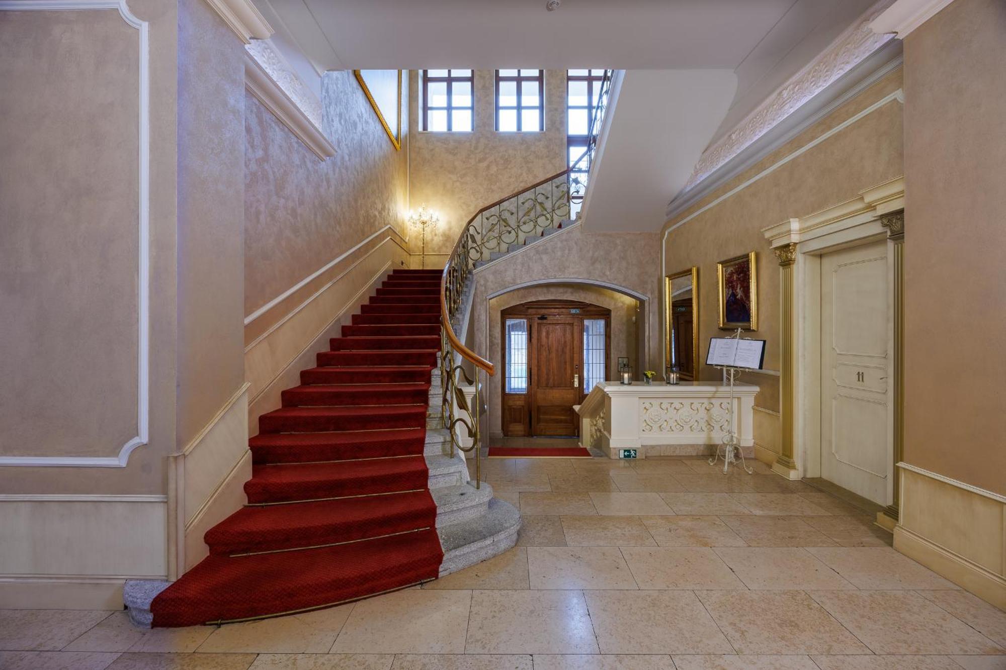 Hotel Chateau Cihelny Karlovy Vary Exterior photo