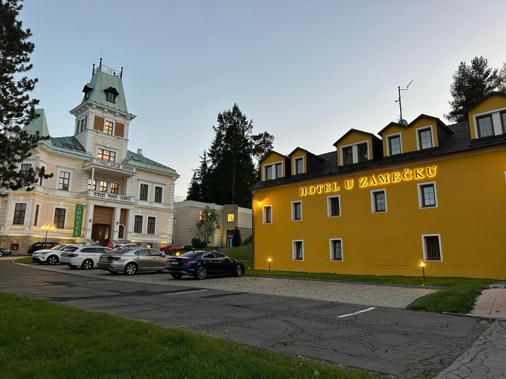 Hotel Chateau Cihelny Karlovy Vary Exterior photo