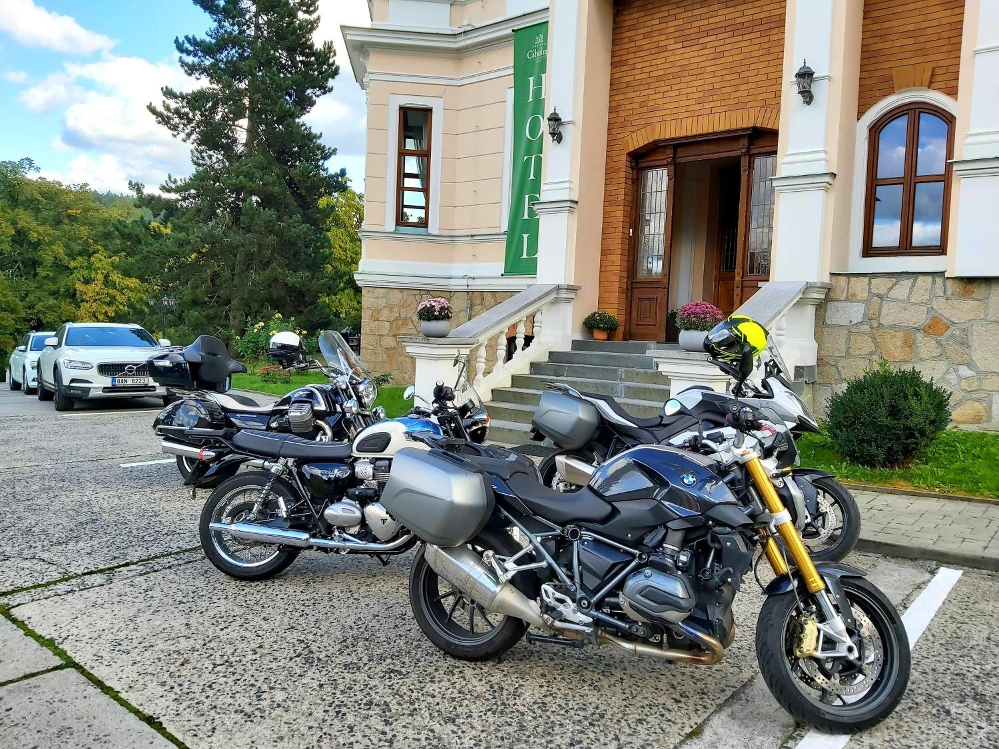 Hotel Chateau Cihelny Karlovy Vary Exterior photo