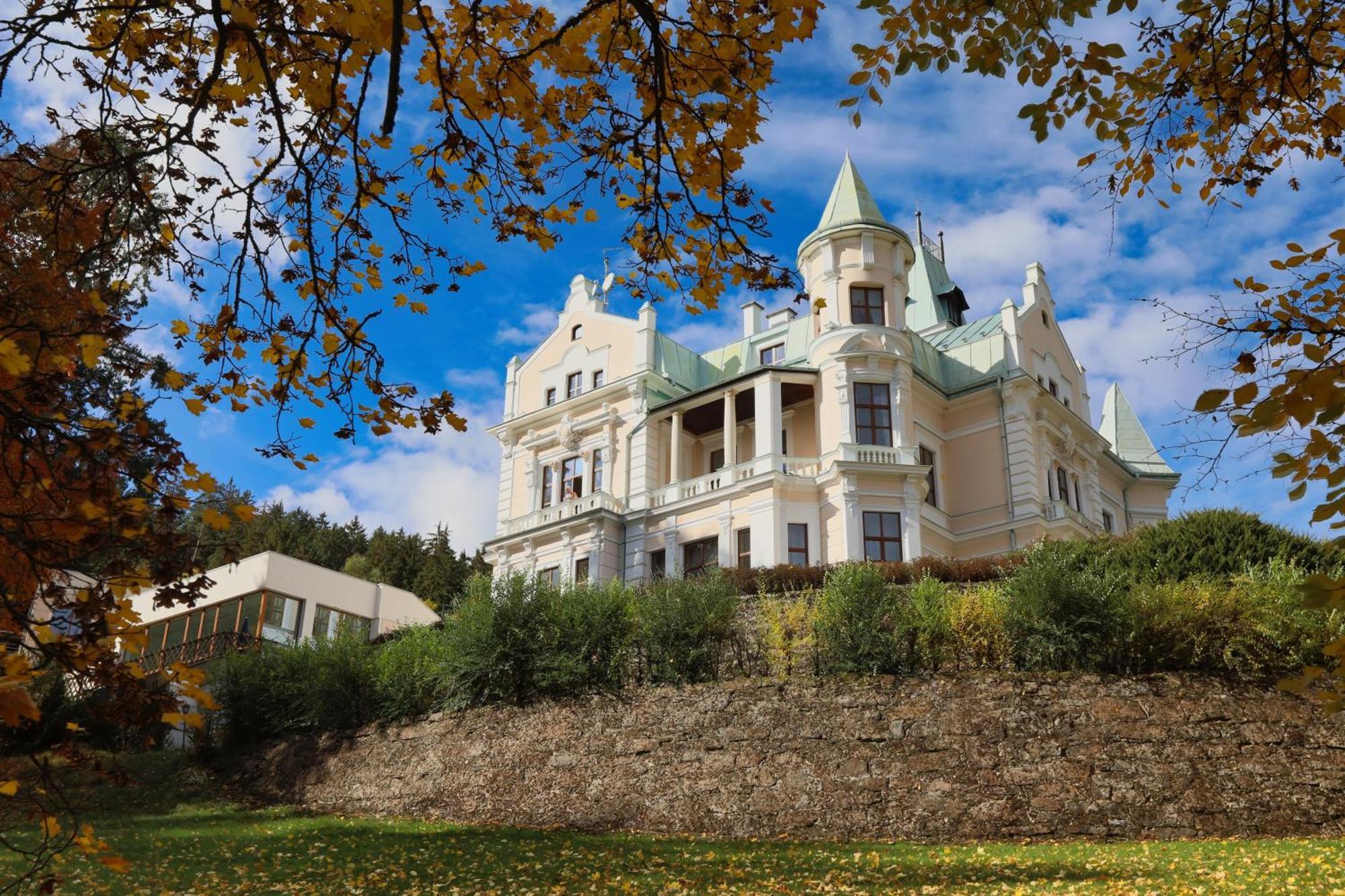 Hotel Chateau Cihelny Karlovy Vary Exterior photo