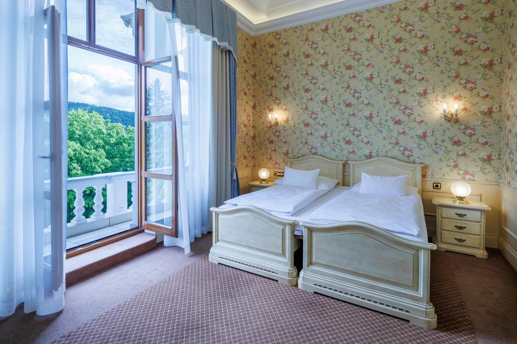 Hotel Chateau Cihelny Karlovy Vary Room photo